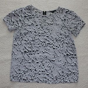 Forever 21 Tops - Forever 21 Black Gray White Blouse Like New Forever 21 Tops - Forever 21 Black Gray White Blouse Like New